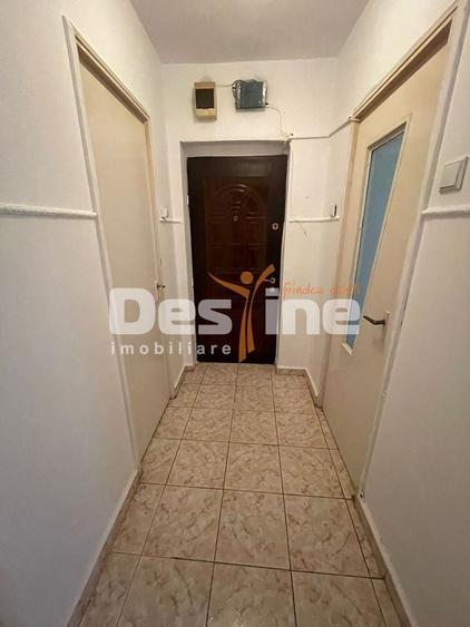 Apartament cu 3 camere semidecomandat în Drumul Taberei