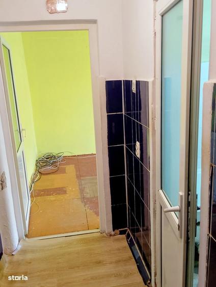 Apartament cu 3 camere semidecomandat în Șagului