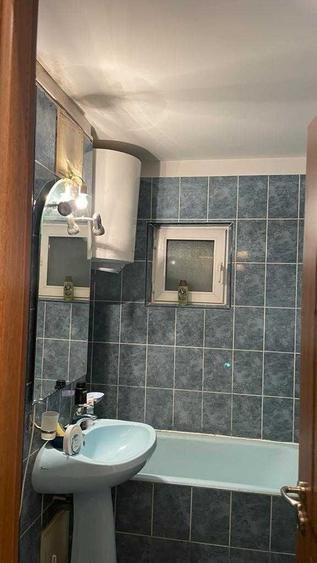 Apartament cu 2 camere decomandat în Rovine