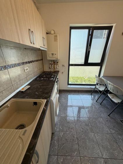 Apartament cu 2 camere decomandat, mobilat în Regie