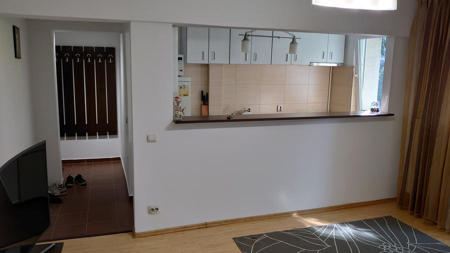 Apartament cu 2 camere semidecomandat în Băneasa