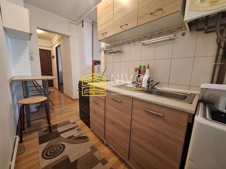 Apartament cu 3 camere decomandat, mobilat în Dâmbu Pietros