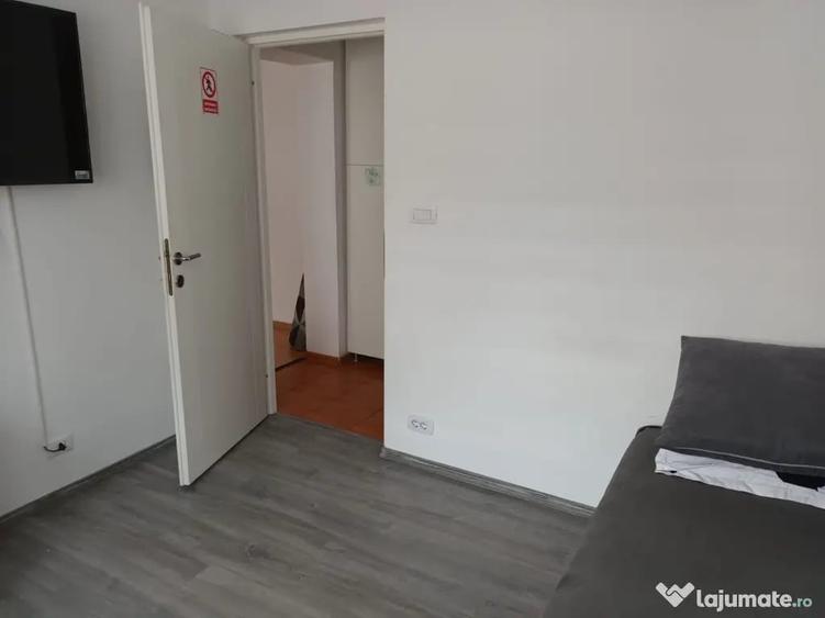 Apartament cu 2 camere semidecomandat în 9 Mai