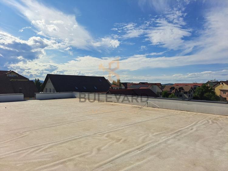 Penthouse cu 4 camere semidecomandat în Europa