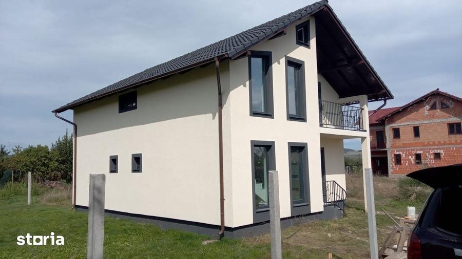 Casă cu 4 camere cu Teren 240 Mp în Cetate