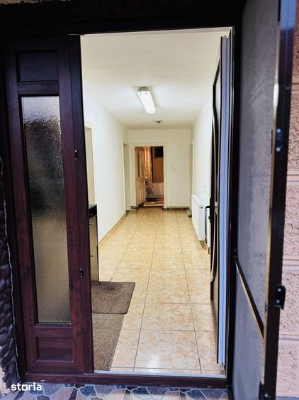 Casă cu 6 camere cu Teren 1000 Mp în Central
