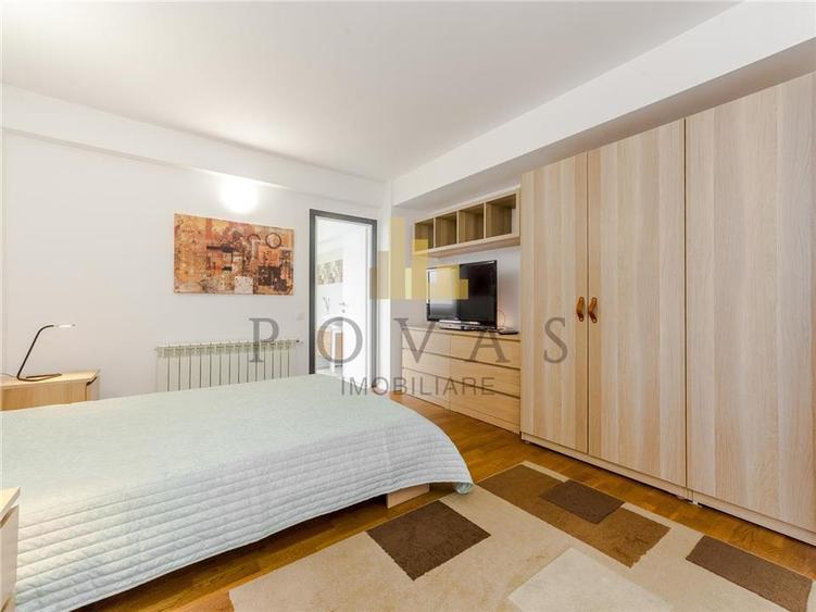 Apartament cu 3 camere semidecomandat, mobilat în Iancu Nicolae