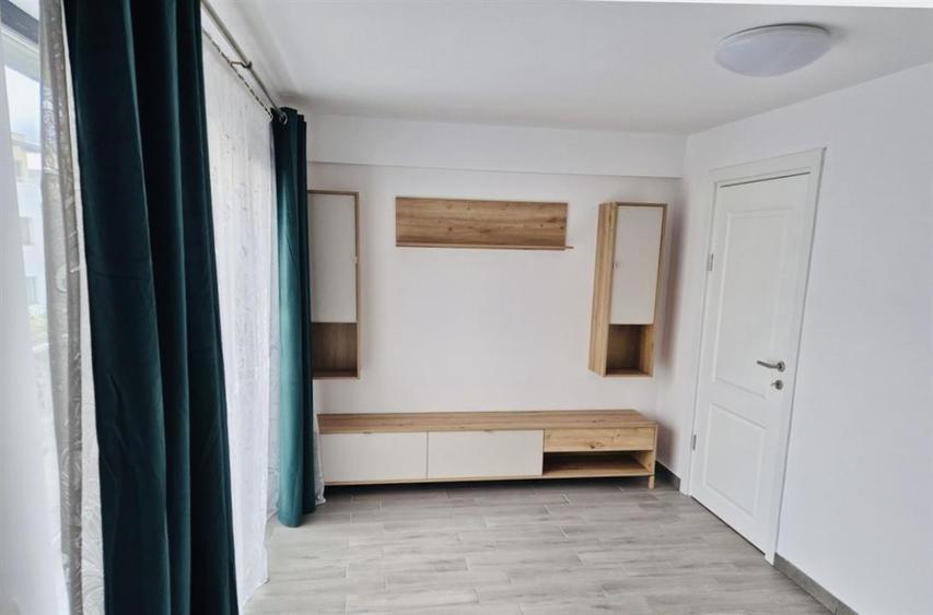 Apartament cu 2 camere decomandat, mobilat în Tractorul