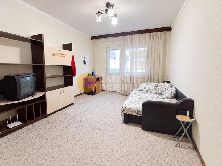 Apartament cu 3 camere decomandat, mobilat în Mircea cel Bătrân
