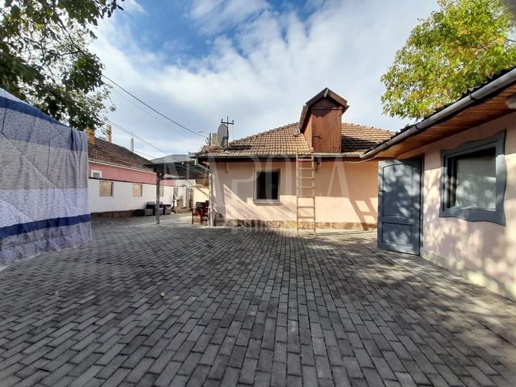 Casă individuală cu 7 camere cu Canalizare în Băile Felix