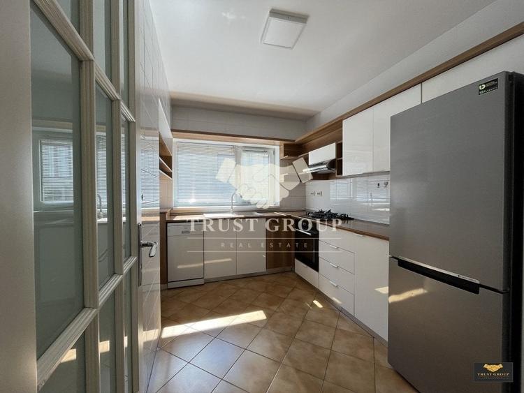 Apartament cu 3 camere semidecomandat, mobilat în Kiseleff