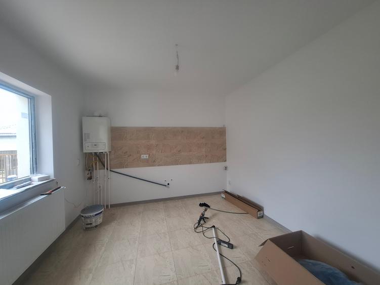 Casă individuală cu 3 camere cu Teren 300 Mp în Clinceni