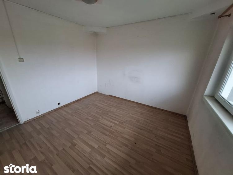 Apartament cu 4 camere decomandat în Orașul Vechi