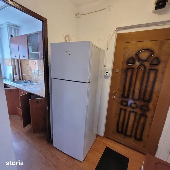 Apartament cu 2 camere semidecomandat în Florilor