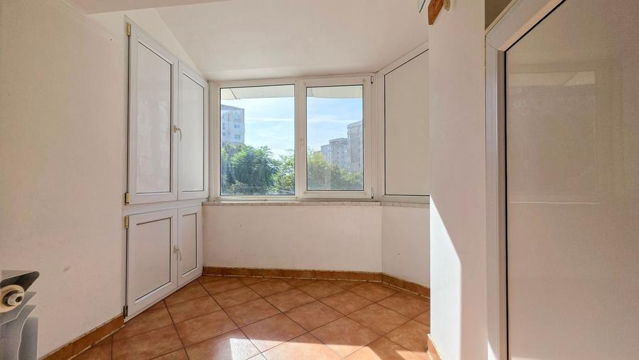 Apartament cu 4 camere decomandat, mobilat în Gara