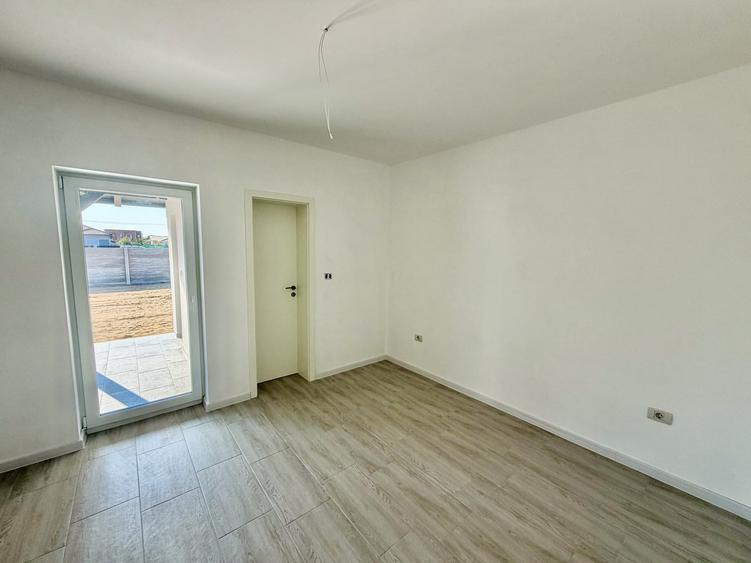 Duplex cu 3 camere cu Canalizare în Moșnița Veche