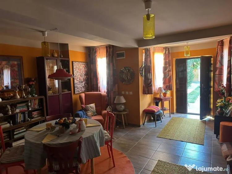 Casă cu 5 camere cu Teren 794 Mp în Livedea