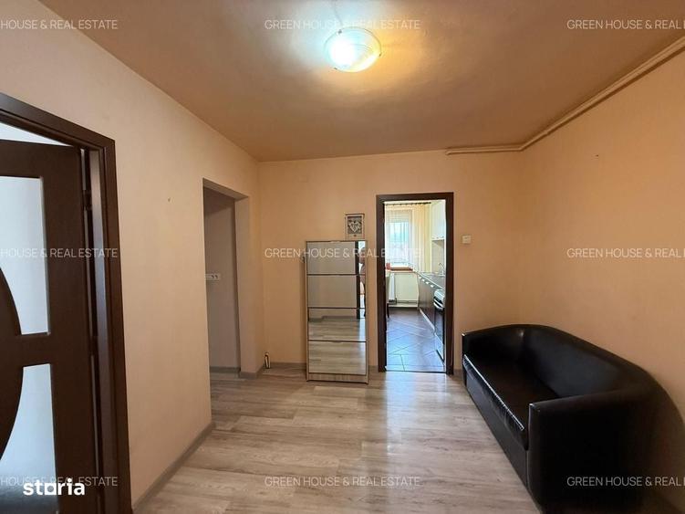 Apartament cu 3 camere decomandat în Deve