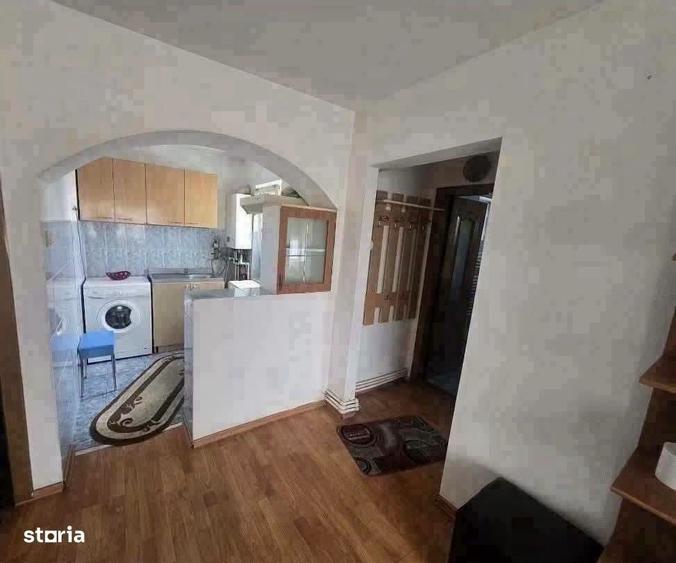 De vanzare apartament cu 3 camere, situat central, mobilat, 45000euro - 1