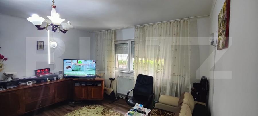 Apartament cu 2 camere semidecomandat, mobilat în Micro 4