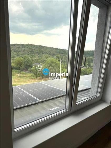 Casă individuală cu 5 camere cu Canalizare în Valea Adâncă