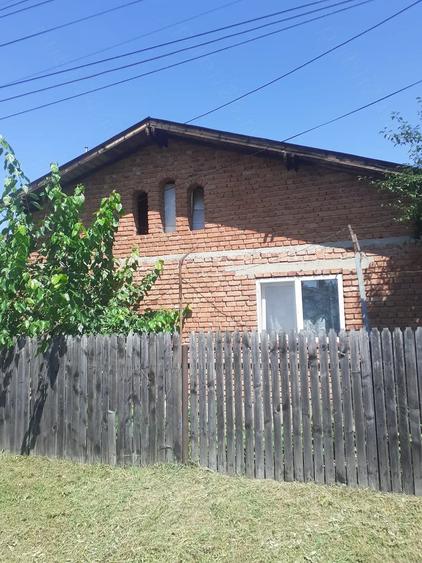 Casă cu 4 camere cu Teren 600 Mp în Puchenii-Moșneni