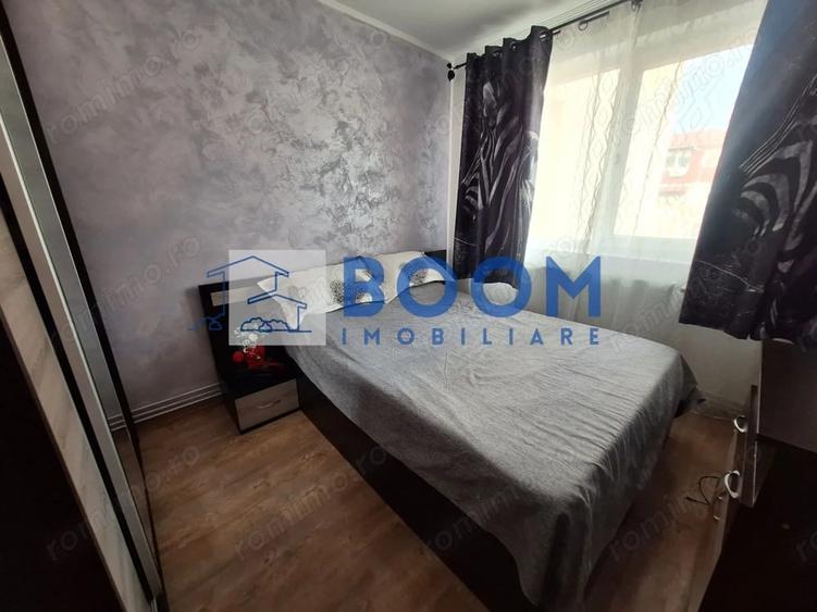 Apartament cu 3 camere semidecomandat în Ostroveni