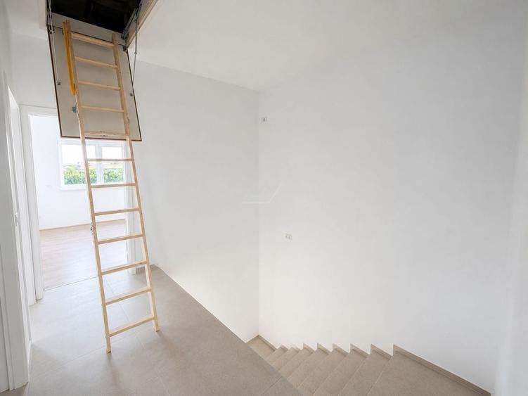 Duplex cu 5 camere cu Canalizare în Moșnița Veche