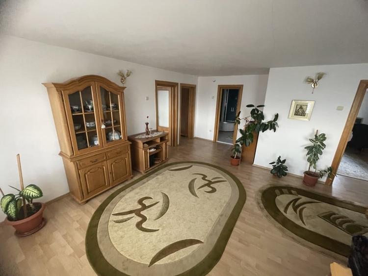 Casă cu 2 camere cu Teren 1200 Mp în Central