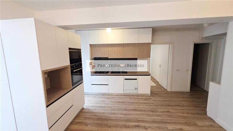 Apartament cu 2 camere semidecomandat, mobilat în Băneasa