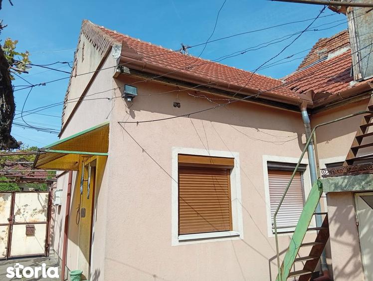 Casă cu 3 camere cu Teren 370 Mp în Funcționarilor