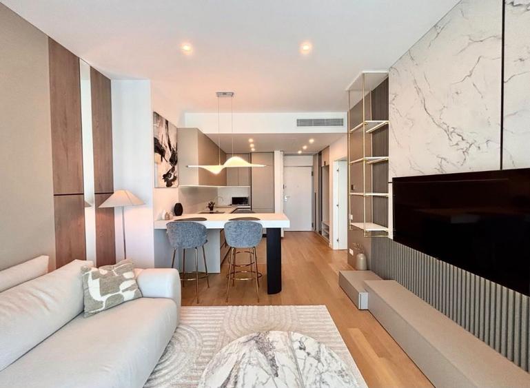 Apartament cu 2 camere semidecomandat, mobilat în Floreasca