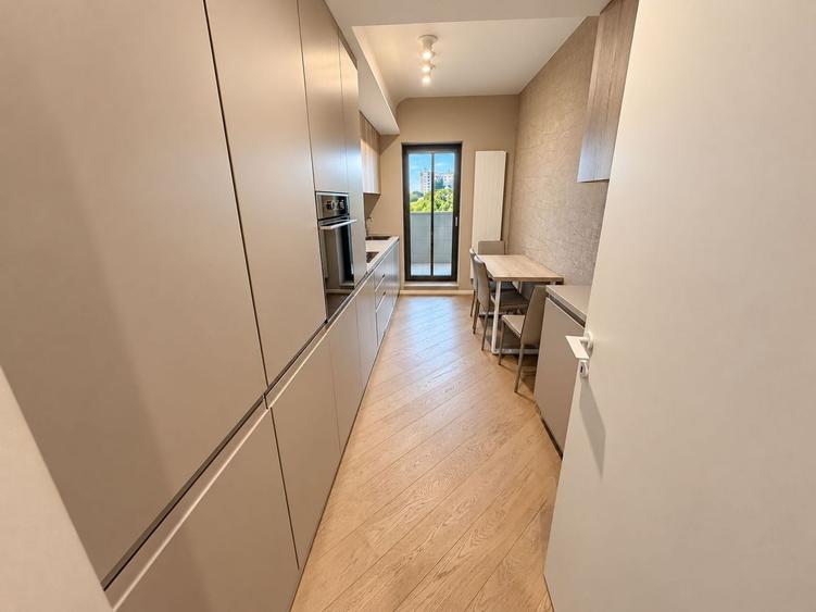 Apartament cu 3 camere decomandat, mobilat în Cotroceni