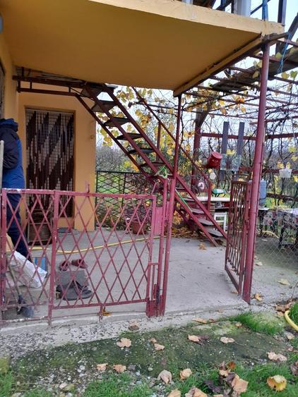 Casă individuală cu 3 camere cu Canalizare în Bărcănești