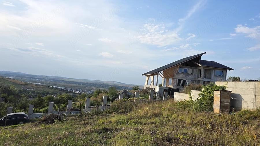 Teren de 925 mp, în Tomești