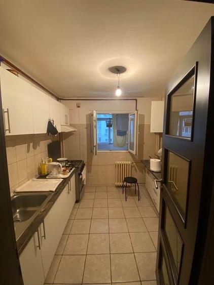 Apartament cu 3 camere decomandat în Dristor