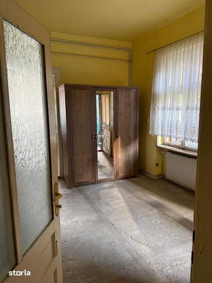 Casă cu 6 camere cu Teren 270 Mp în Central