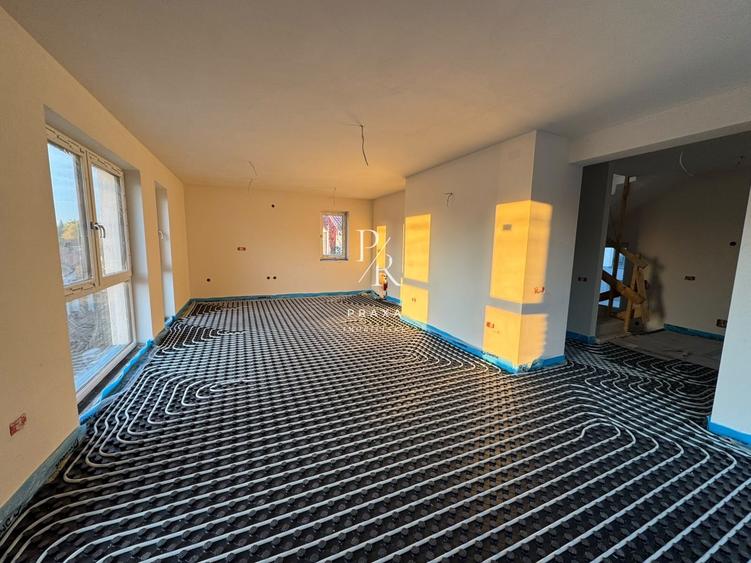 Casă individuală cu 5 camere cu Canalizare în Florești