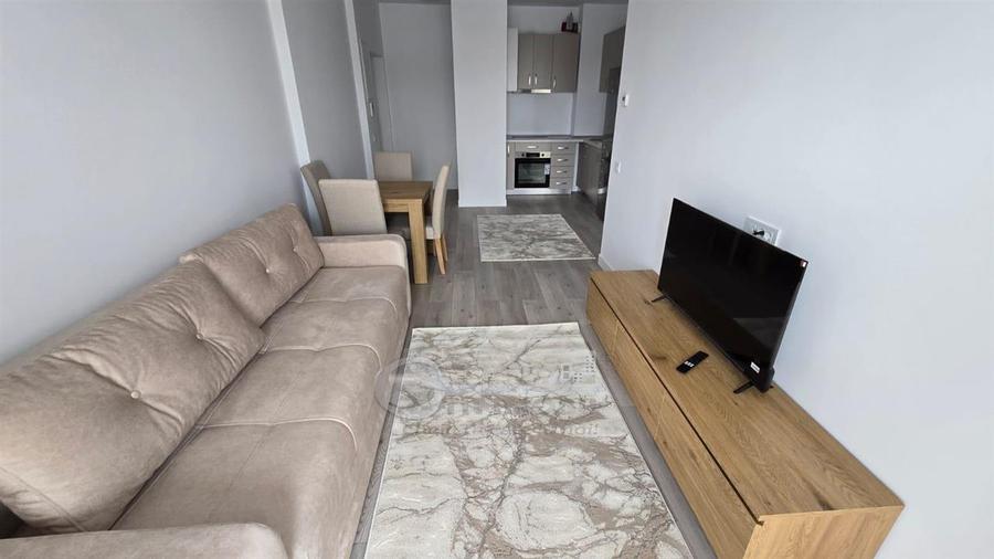 Apartament cu 2 camere decomandat în Baza 3
