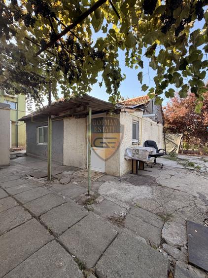 Casă individuală cu 5 camere cu Canalizare în Palazu Mare