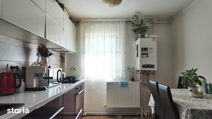 Apartament cu 3 camere decomandat în Central