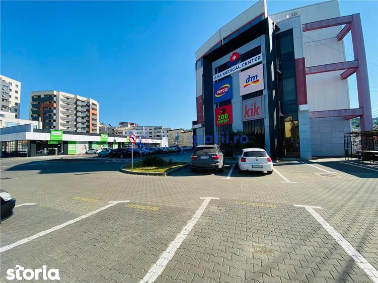 Spațiu comercial, de 302 mp, în Canta