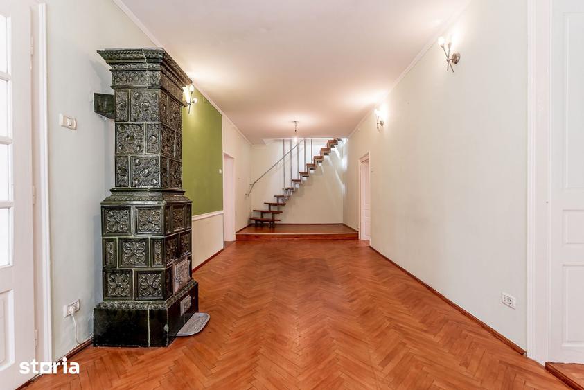 Casă cu 5 camere cu Teren 421 Mp în Funcționarilor