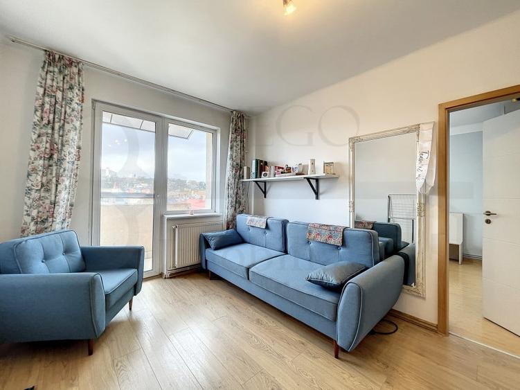 Apartament cu 2 camere semidecomandat, mobilat în Central