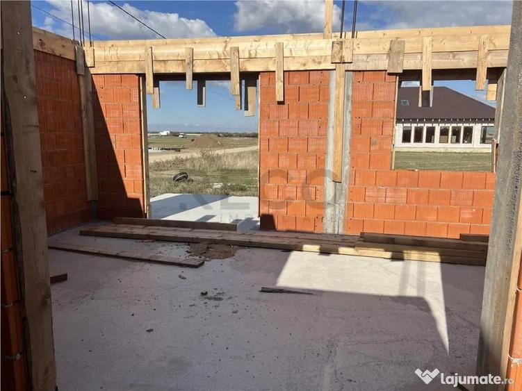 Apartament cu 3 camere decomandat în Sântandrei