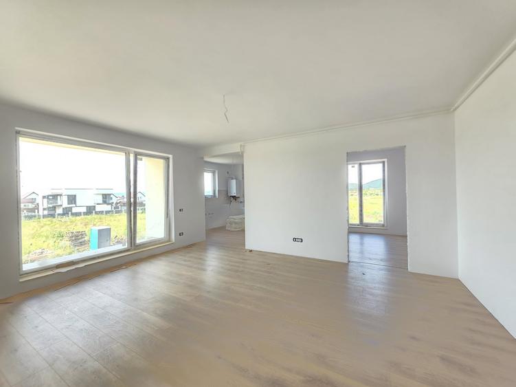 Apartament cu 3 camere decomandat în Sânpetru