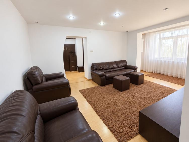 Apartament cu 2 camere semidecomandat, mobilat în Craiovei