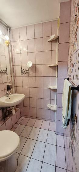Apartament cu 3 camere decomandat în Drumul Sării