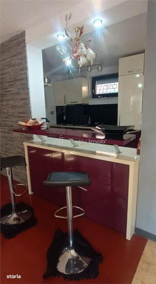Casă cu 4 camere cu Teren 300 Mp în Central