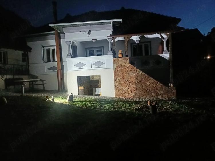 Casă cu Teren 2000 Mp în Central